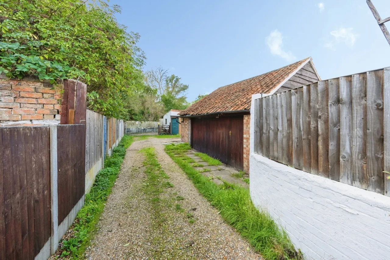 Keeley Lane, Wootton, MK43, photo 15