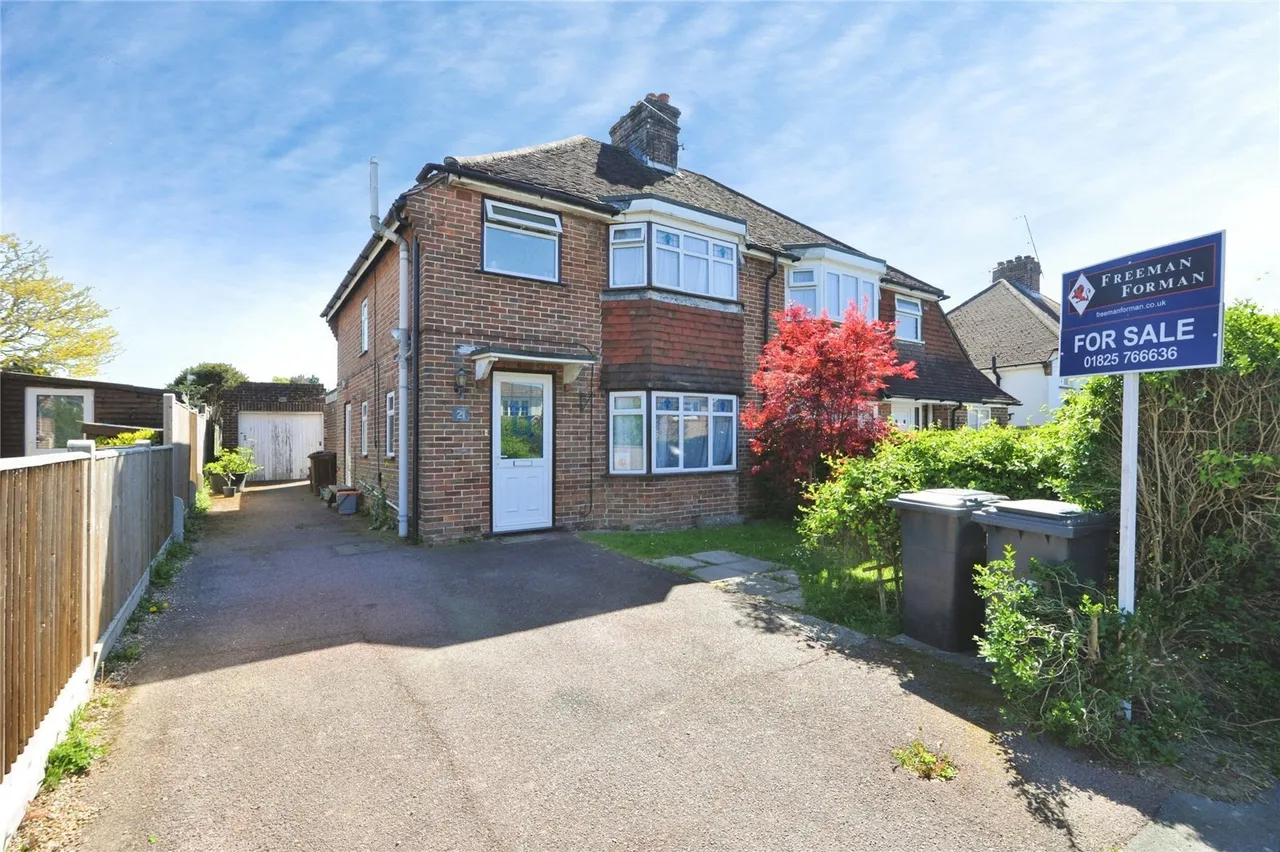 3 bed house for sale, Keld Avenue, Uckfield, TN22