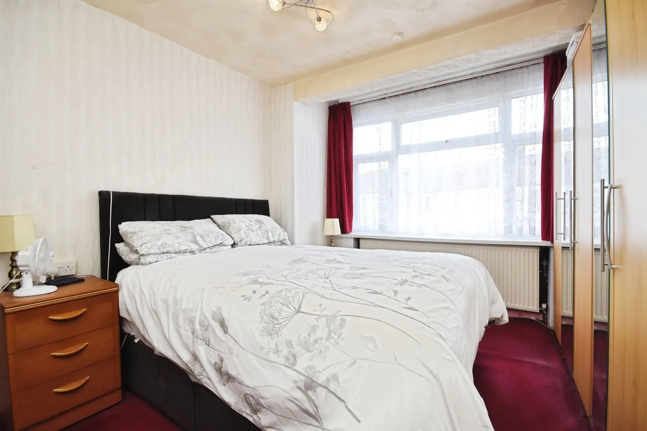 Beechfield Gardens, Romford, photo 12