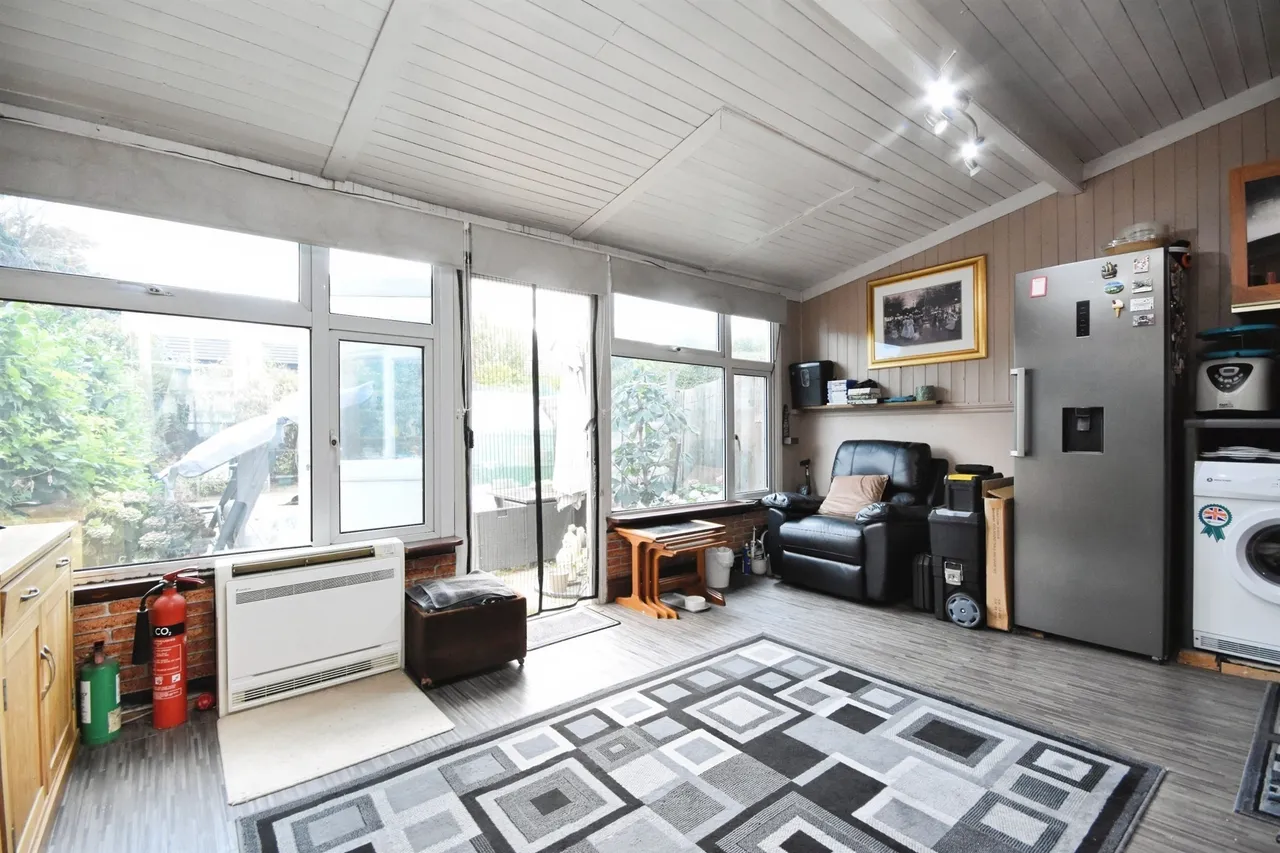 Beechfield Gardens, Romford, photo 9