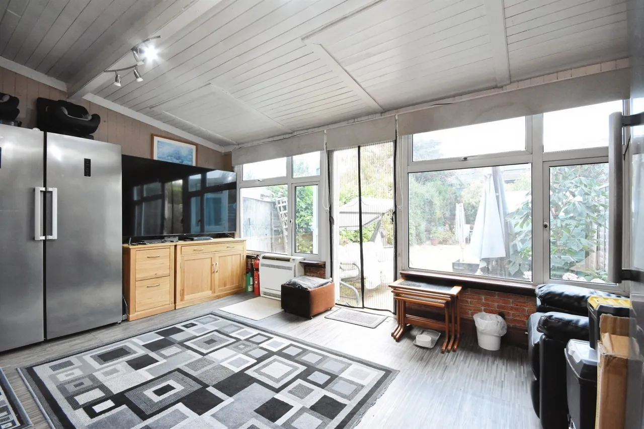 Beechfield Gardens, Romford, photo 10