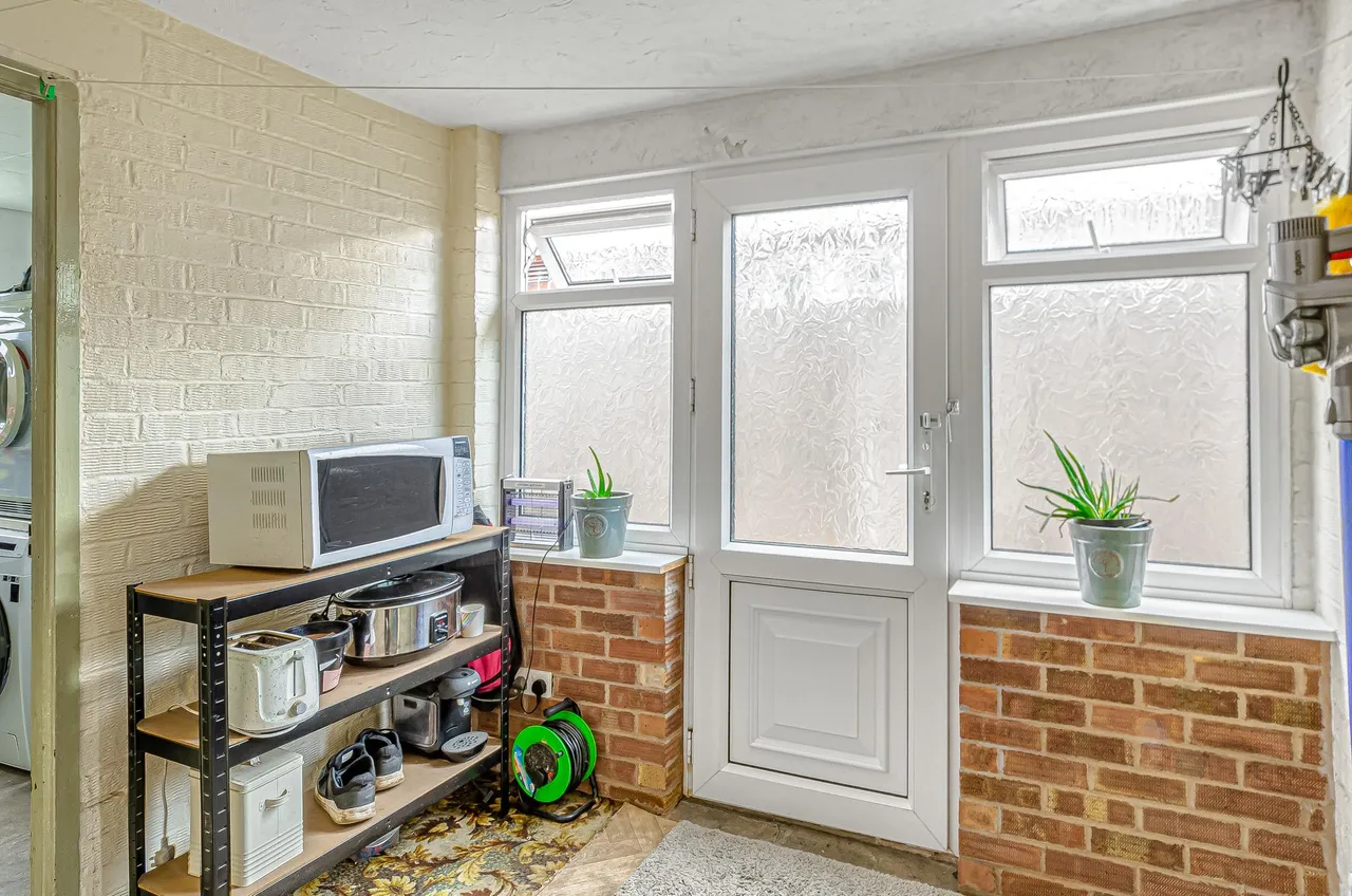 Hillman Drive, Inkersall, S43, photo 8