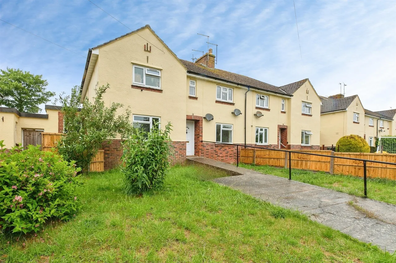 2 bed flat for sale — St. Pauls Green, Sherborne