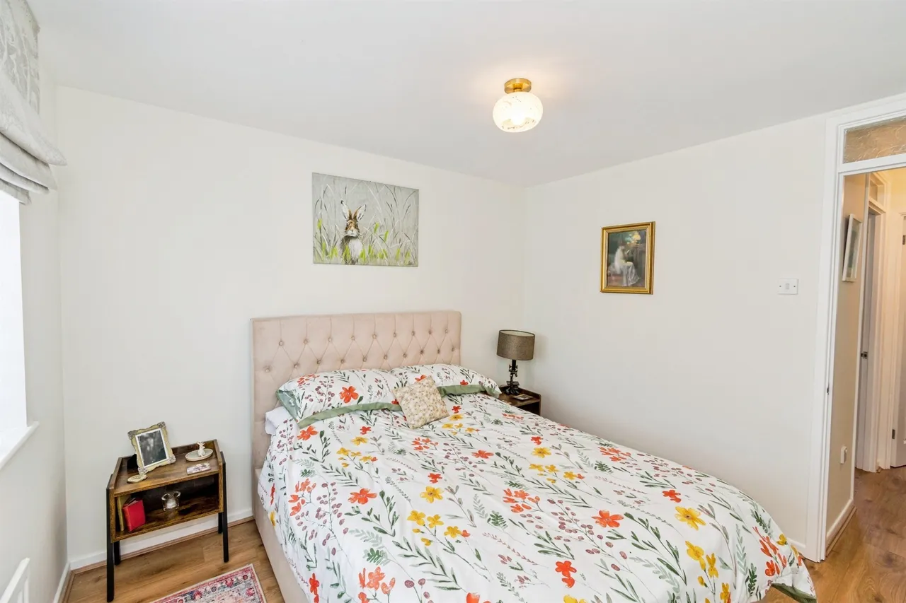 Neville Drive, ROMSEY, photo 9