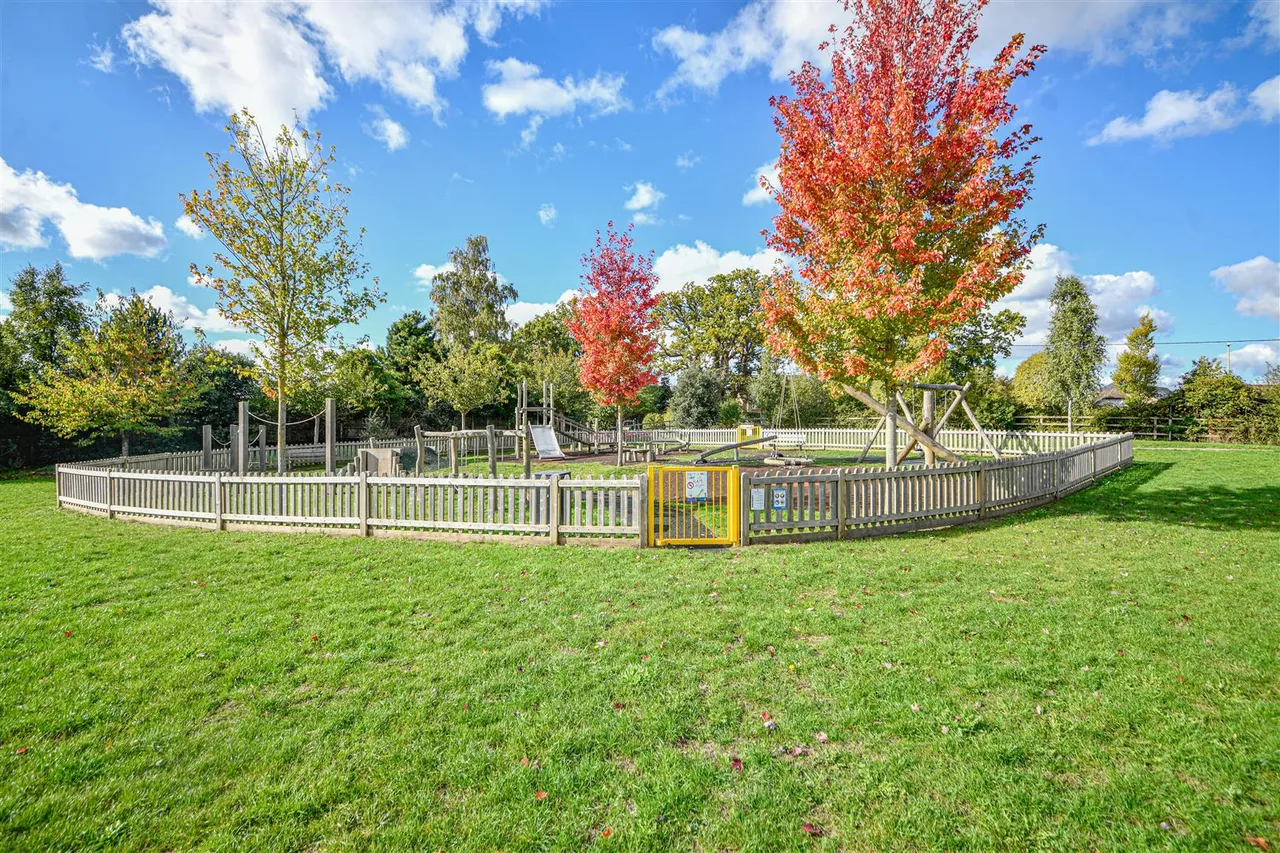 Pembers Hill Drive, Fair Oak, SO50, photo 11