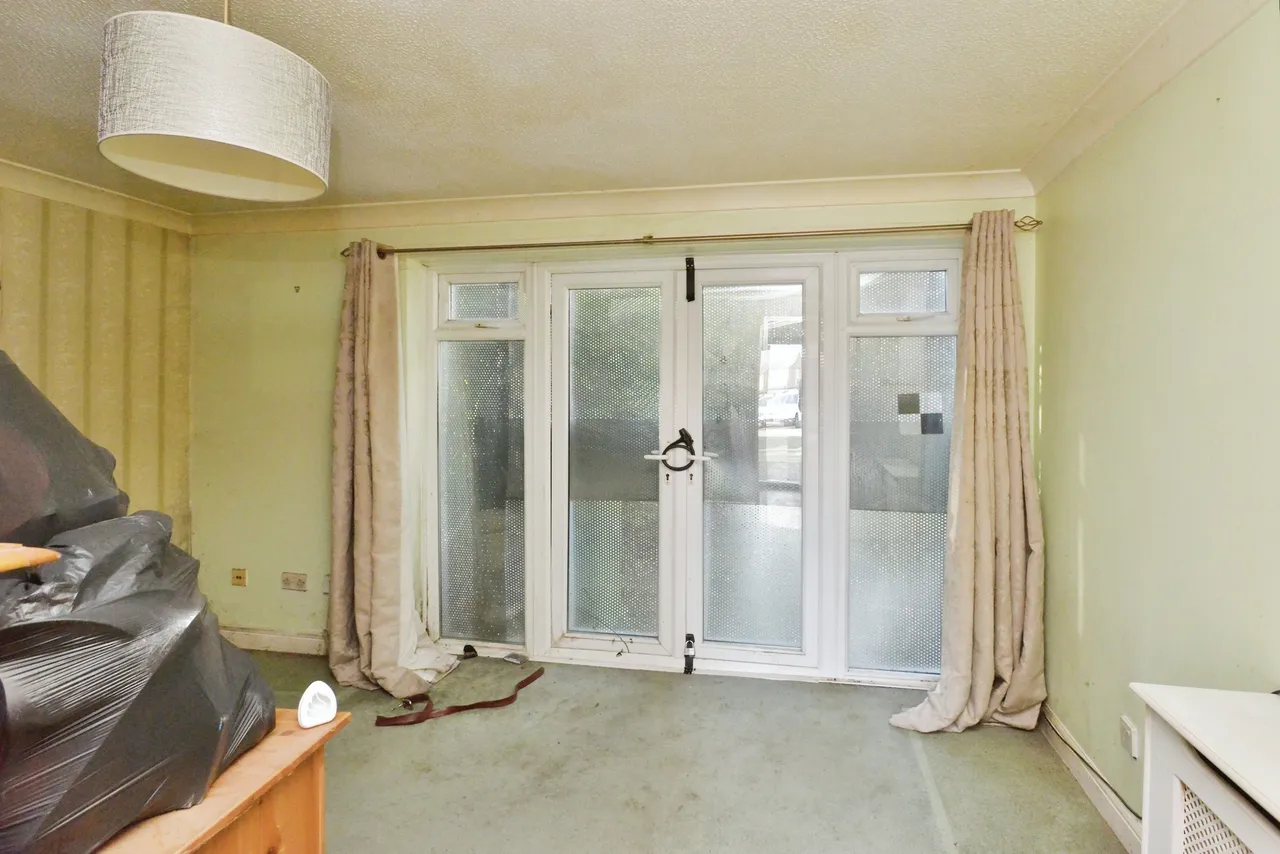 Buzzacott Lane, Furzton, Milton Keynes, Buckinghamshire, MK4, photo 3