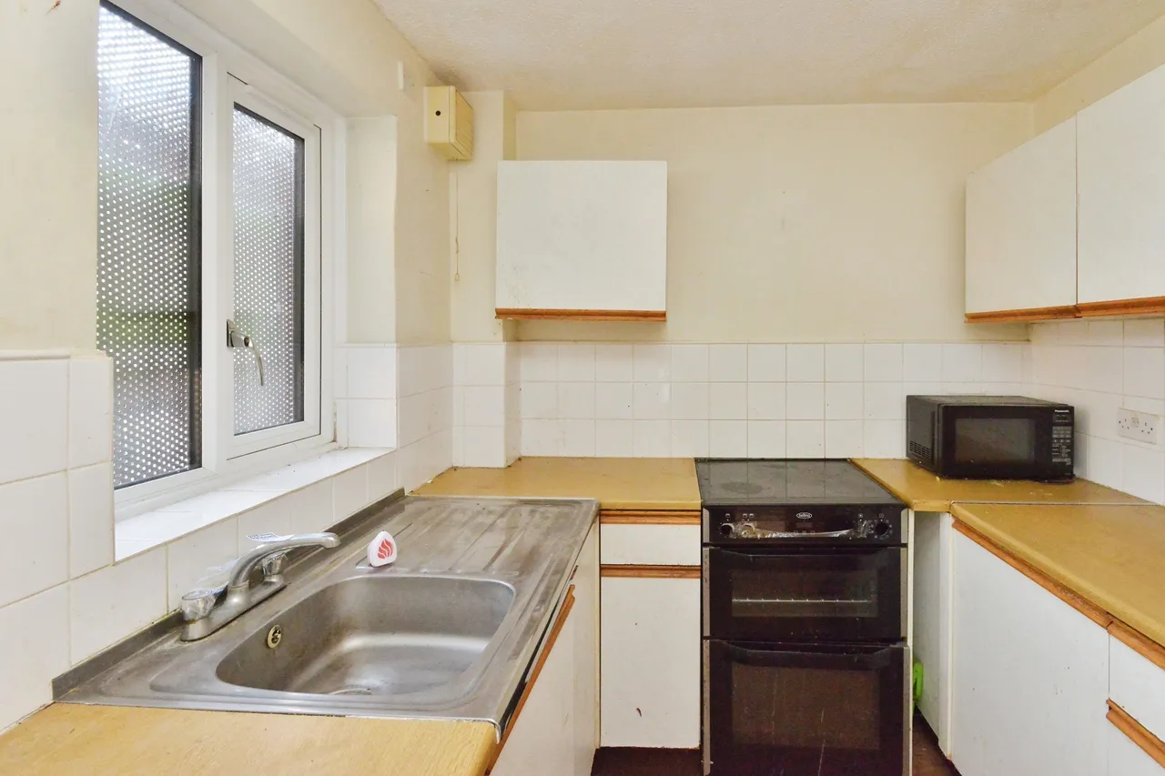 Buzzacott Lane, Furzton, Milton Keynes, Buckinghamshire, MK4, photo 2