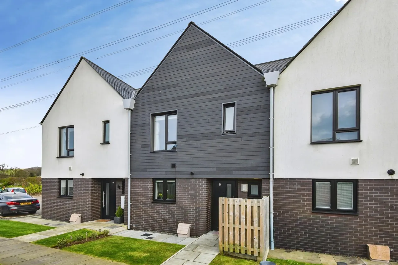 2 bed house for sale, Forest Heights, Lancaster, LA2