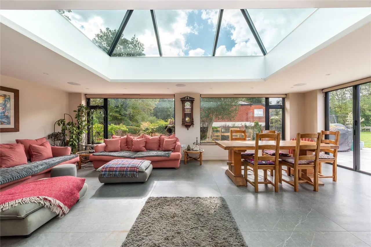 Horsham Road, Mid Holmwood, RH5, photo 7