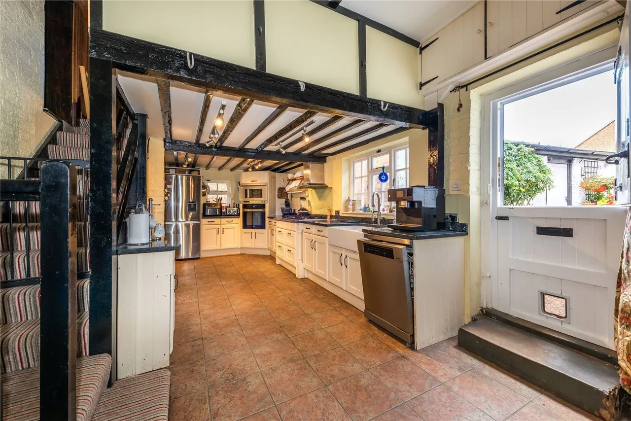 Horsham Road, Mid Holmwood, RH5, photo 8