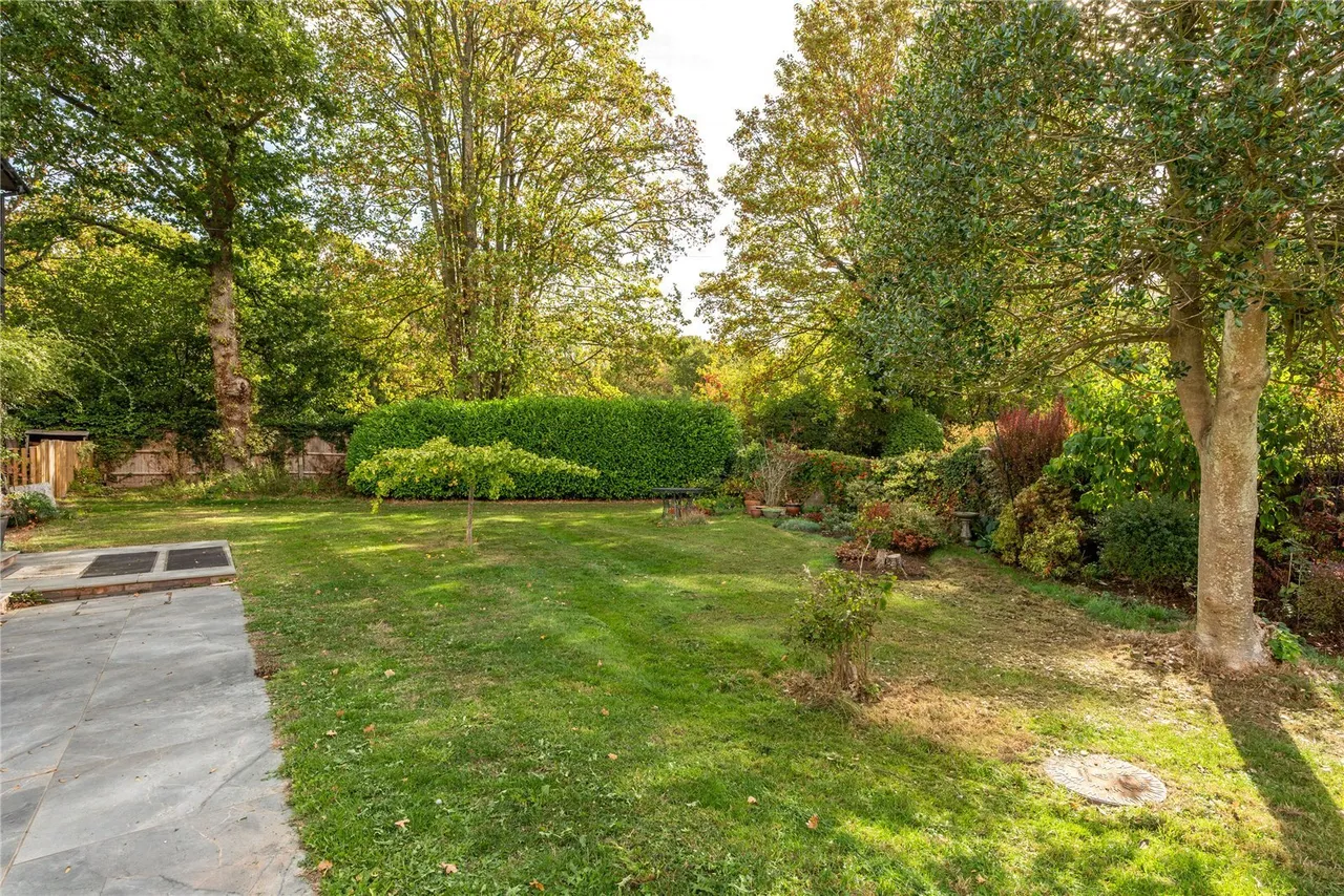 Horsham Road, Mid Holmwood, RH5, photo 14