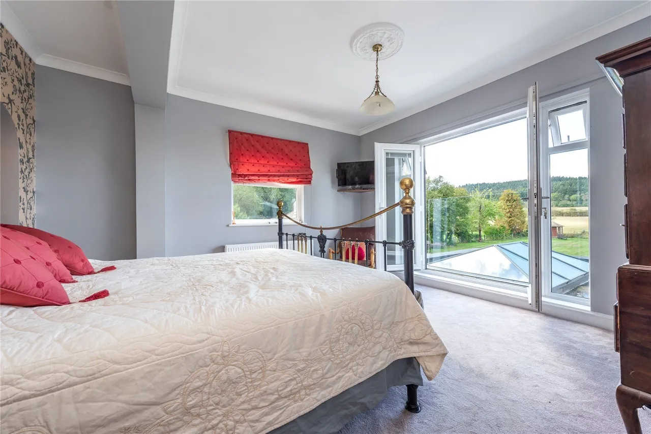 Horsham Road, Mid Holmwood, RH5, photo 13