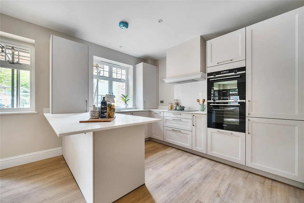 Holly Bank Road, Woking, GU22, photo 6