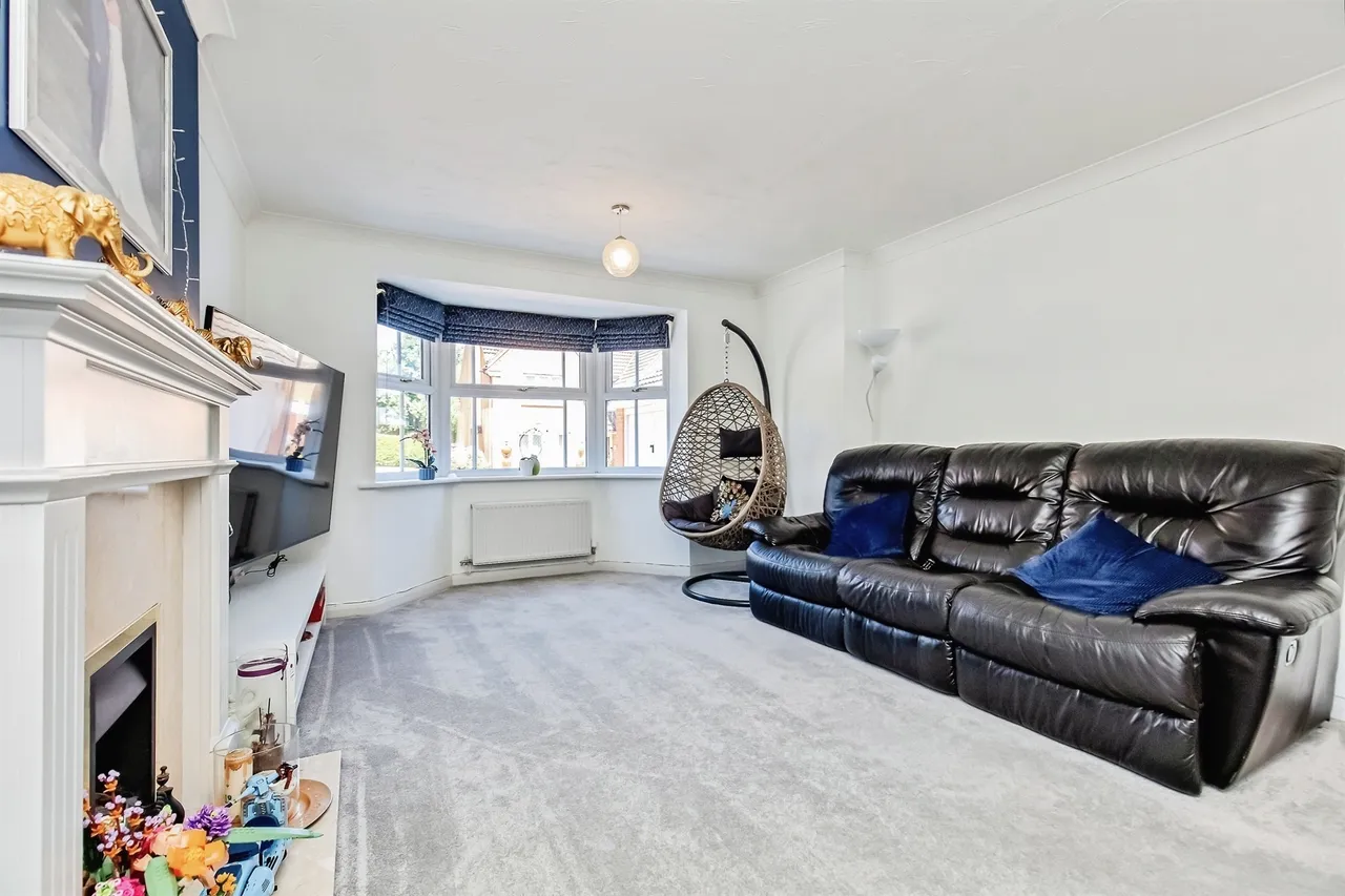 Wilkie Close, KETTERING, photo 2