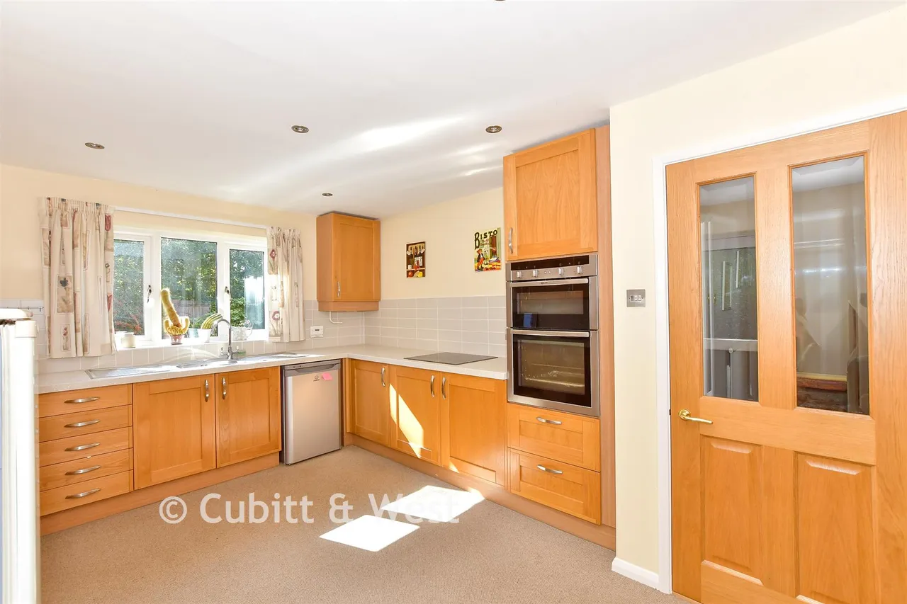 Little Mead, Waterlooville, PO7, photo 3