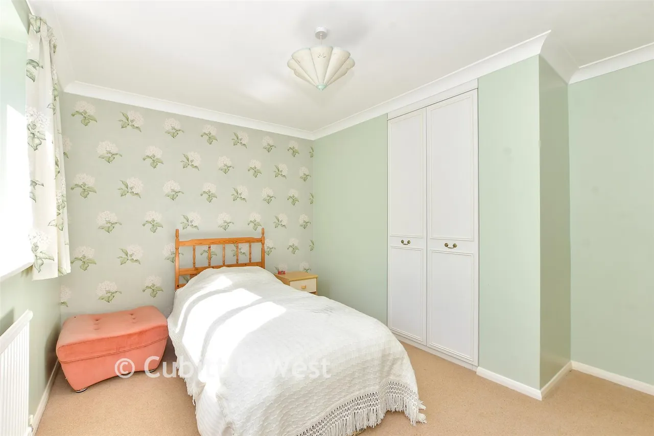Little Mead, Waterlooville, PO7, photo 11
