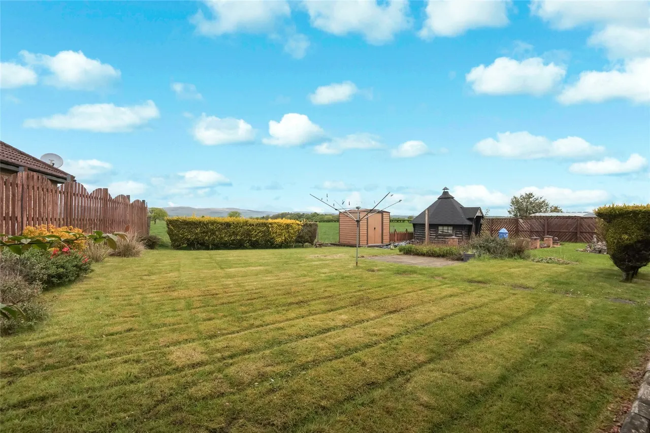 Annathill Gardens, Annathill, Coatbridge, North Lanarkshire, ML5, photo 17