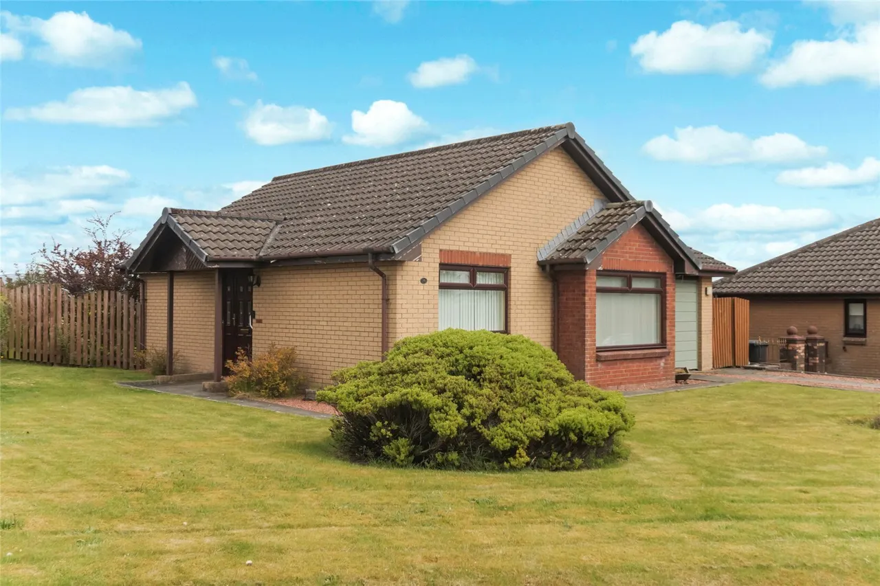 2 bed house for sale — Annathill Gardens, Annathill, Coatbridge, North Lanarkshire, ML5