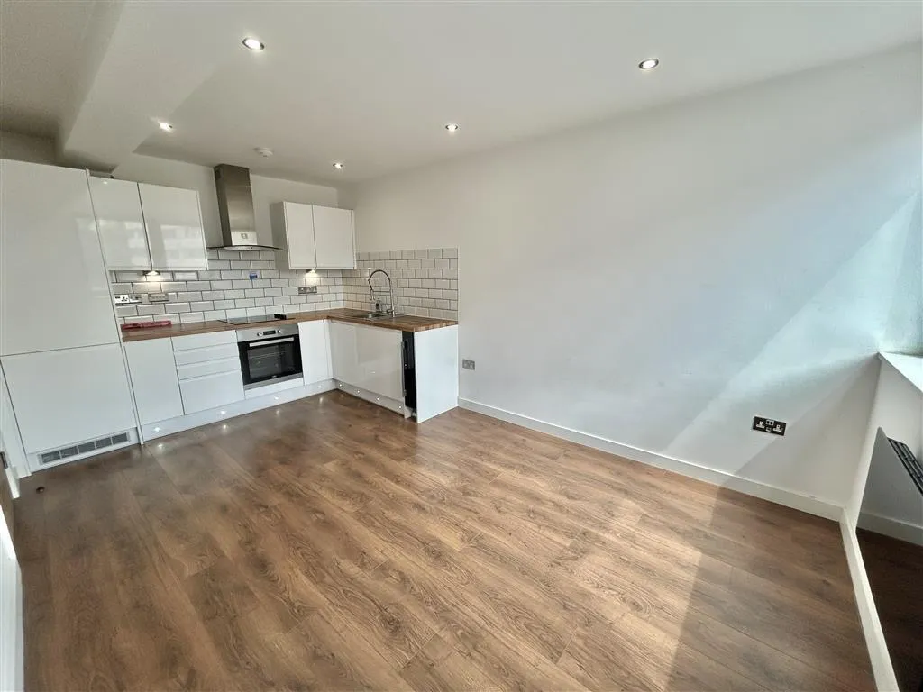 1 bed flat to rent, Carlton Square, Carlton, NG4