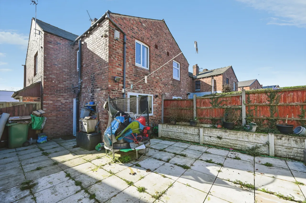 Knowsley Road, St. Helens, WA10, photo 13