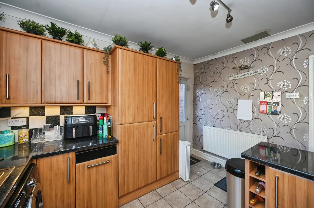 Knowsley Road, St. Helens, WA10, photo 5