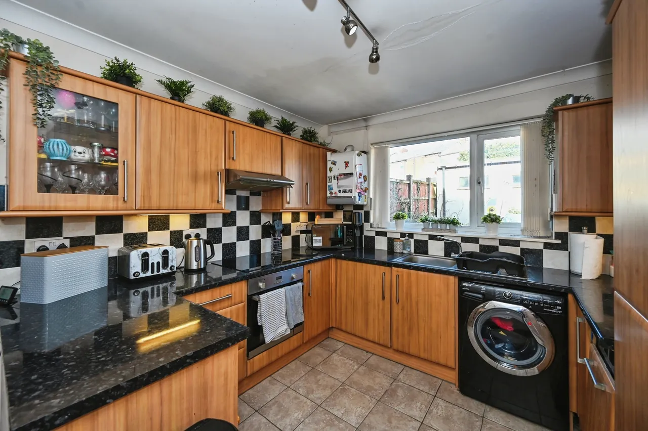 Knowsley Road, St. Helens, WA10, photo 4
