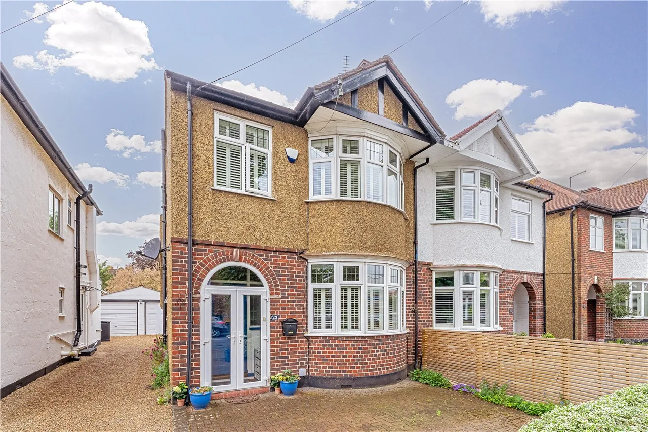 4 bed house for sale — Percy Road, Hampton, TW12 2HW