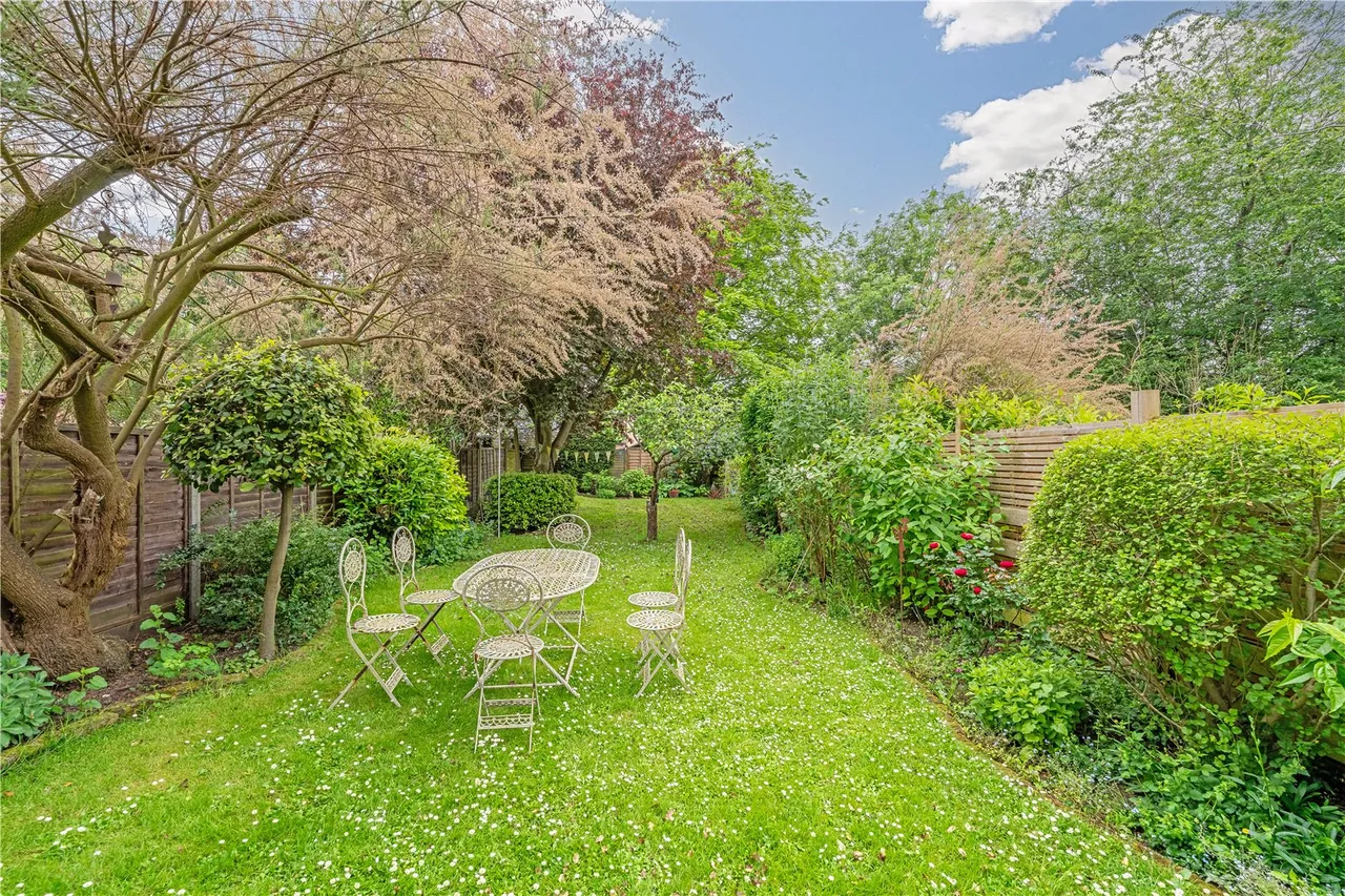 Percy Road, Hampton, TW12 2HW, photo 2