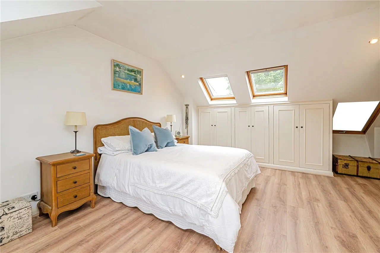 Percy Road, Hampton, TW12 2HW, photo 4