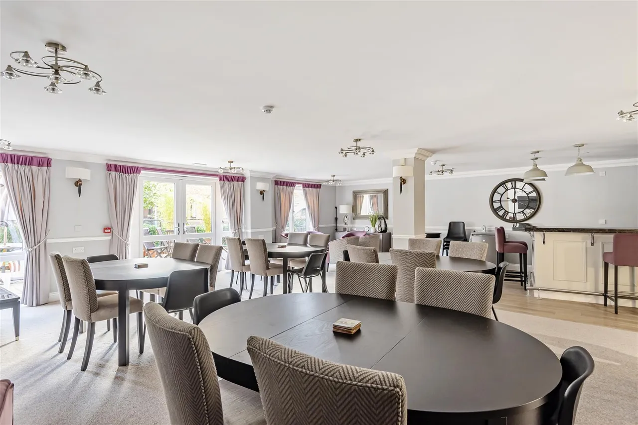 West Street, Newbury, RG14, photo 13