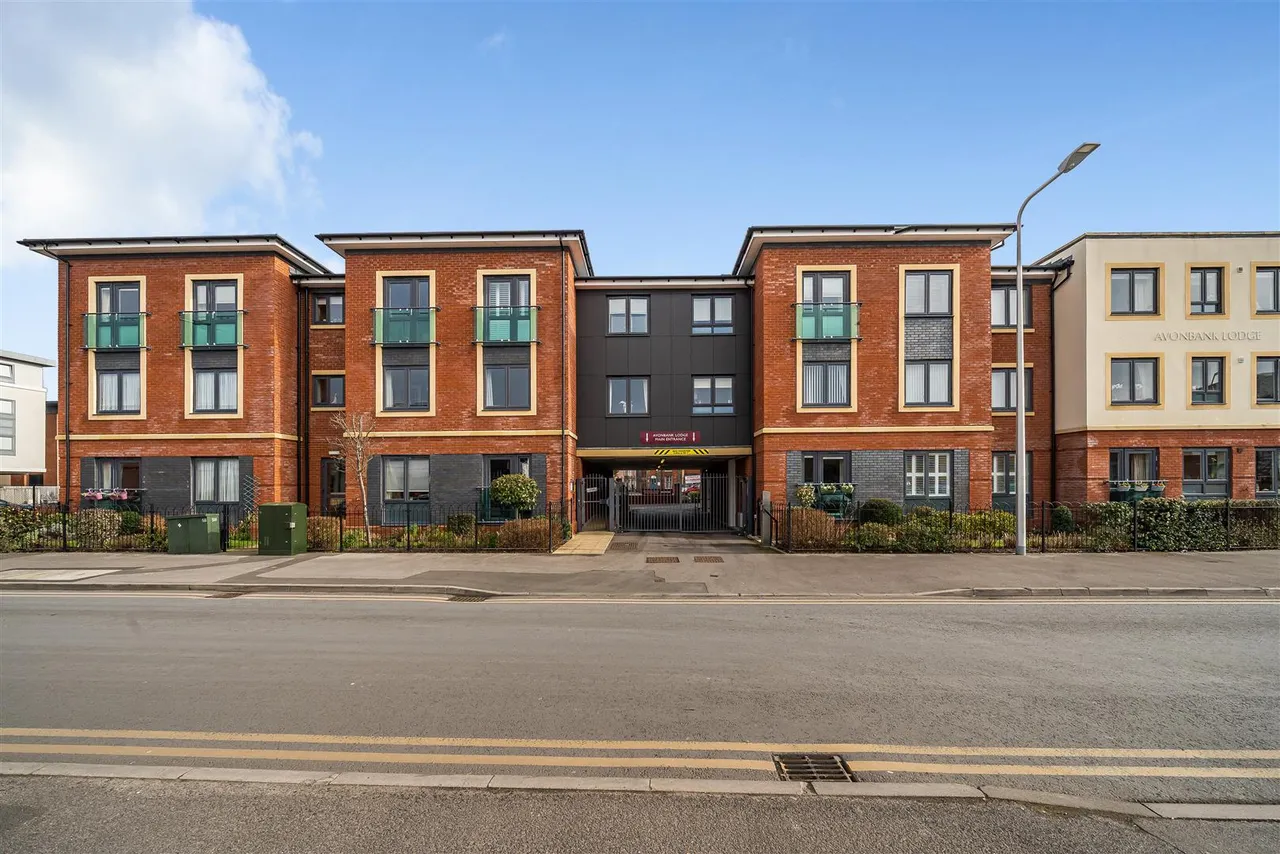 1 bed flat for sale, West Street, Newbury, RG14