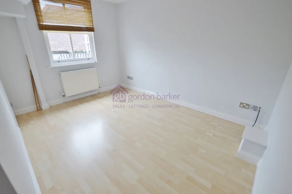 68 High Street, Christchurch, BH23 1BN, photo 4