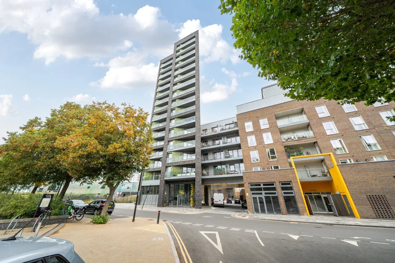 2 bed flat for sale — Cofferdam Way, SE8