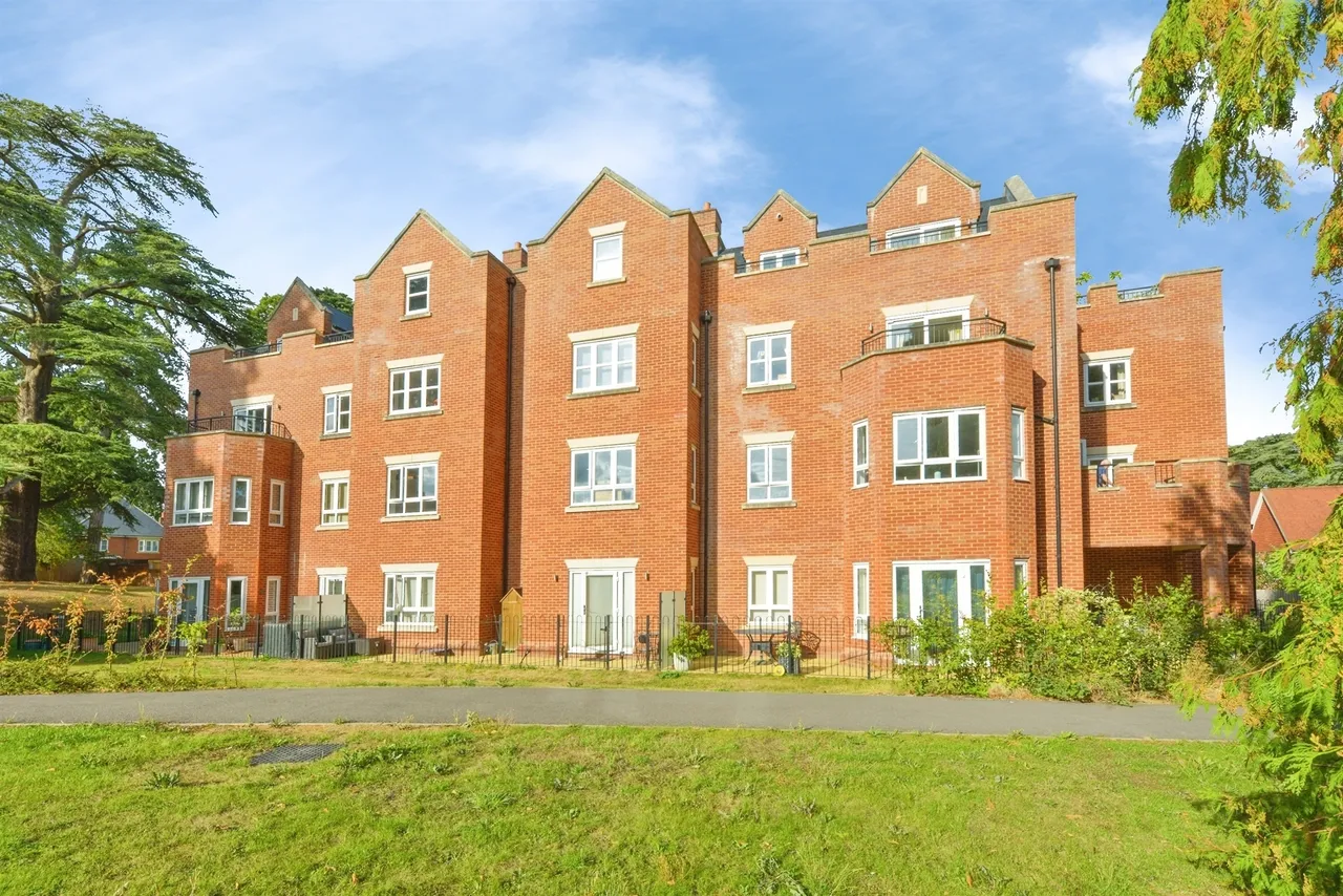 2 bed flat for sale — Tomlinson Court, Welwyn