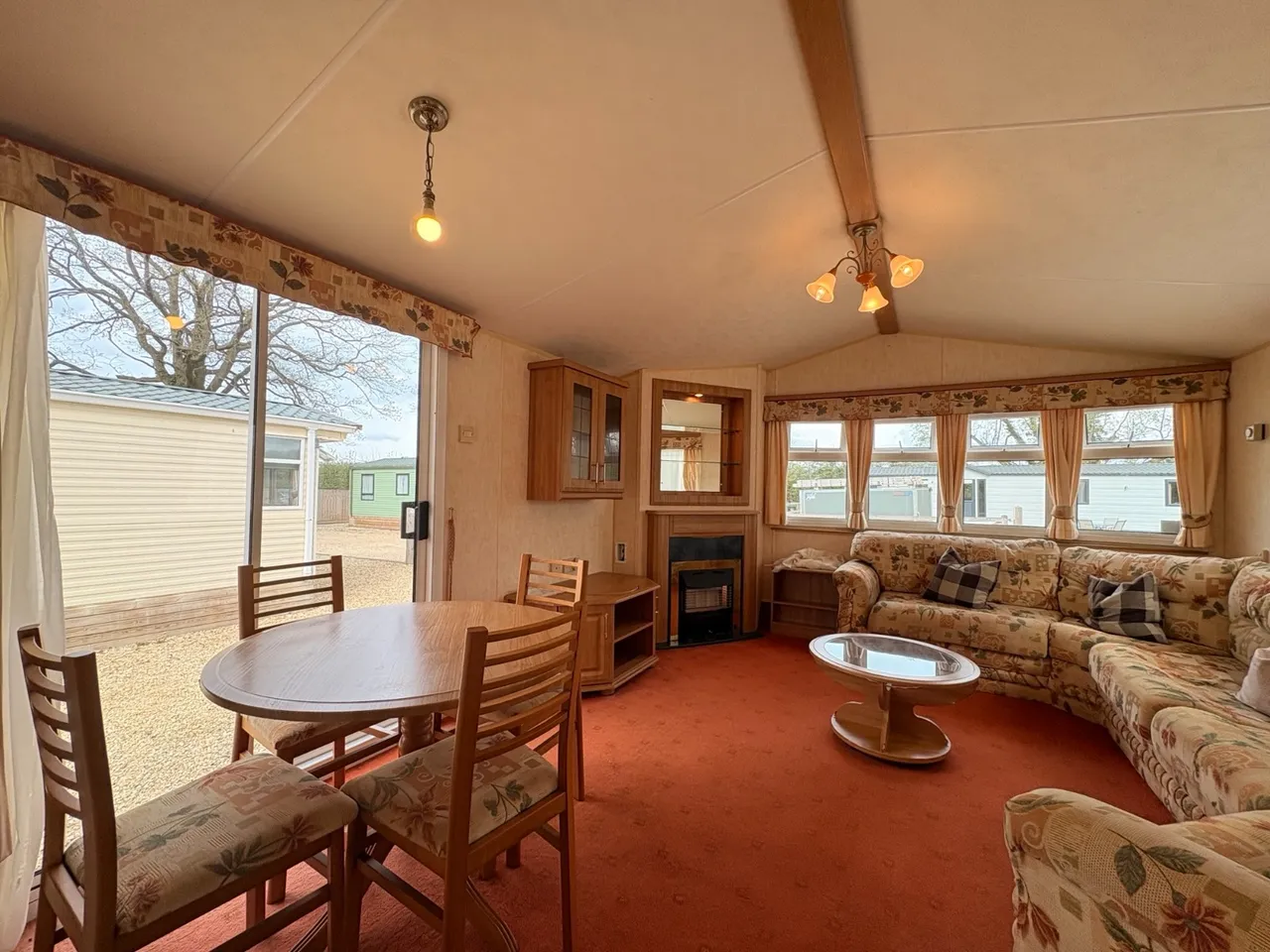The Willerby Manor Caravan, HR8, photo 4