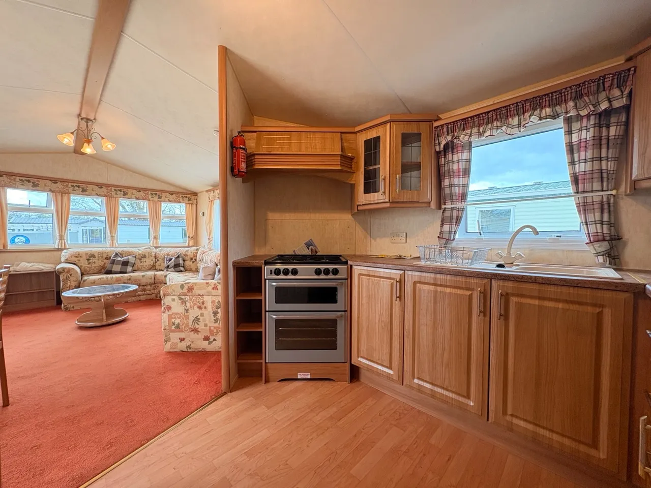 The Willerby Manor Caravan, HR8, photo 3