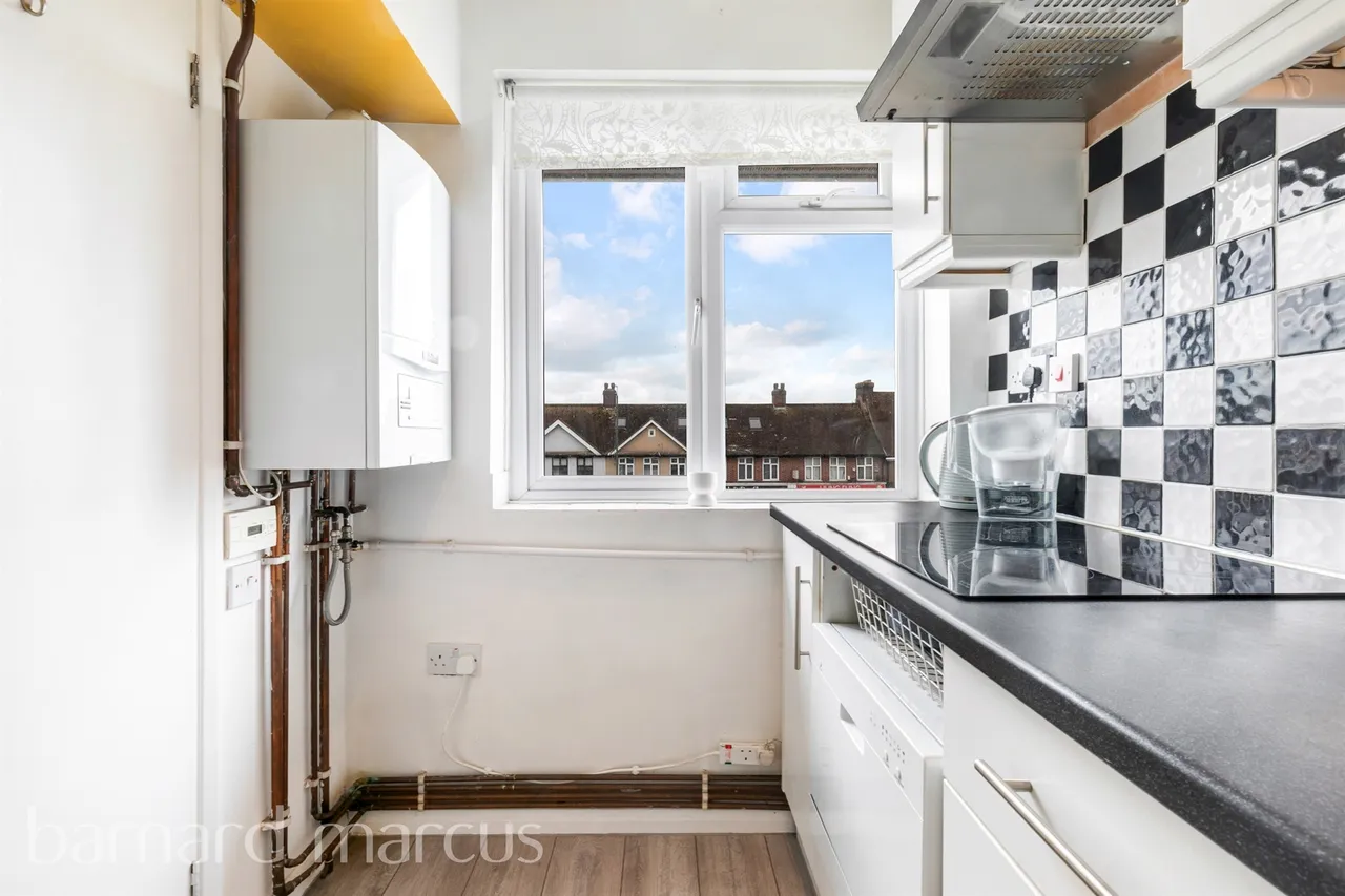 Kingston Road, Epsom, KT19, photo 8