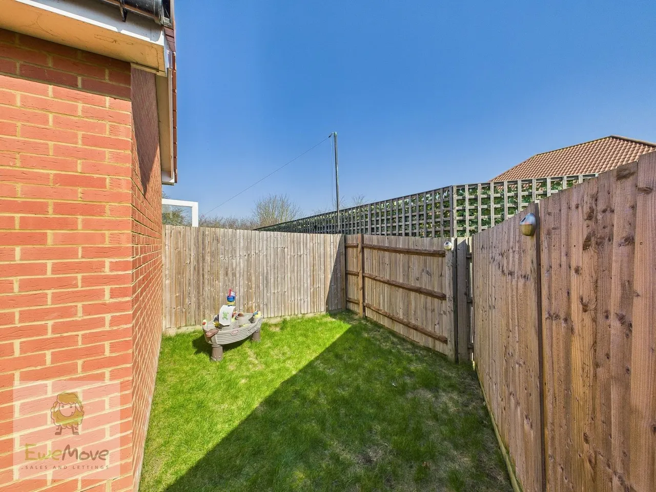 Sparrow Drive, Chattenden, ME3, photo 19