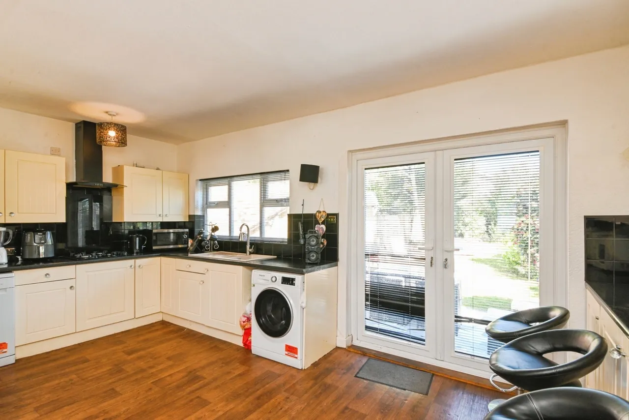 Douglas Road, Clacton-on-Sea, Essex, CO15, photo 7