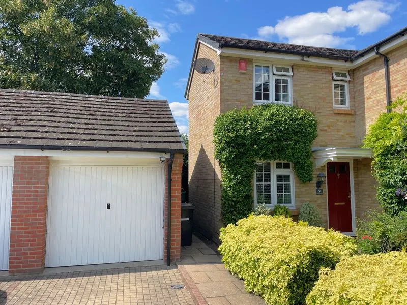 2 bed house for sale — Orchard Drive Wooburn Green, High Wycombe HP10 0QN
