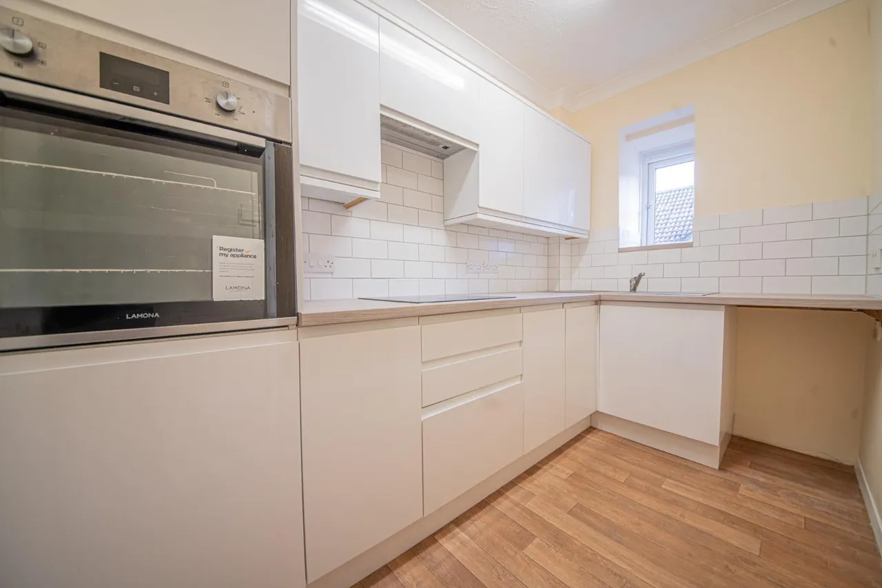Fair Oak Road, Fair Oak, Eastleigh, SO50 7AL, photo 3
