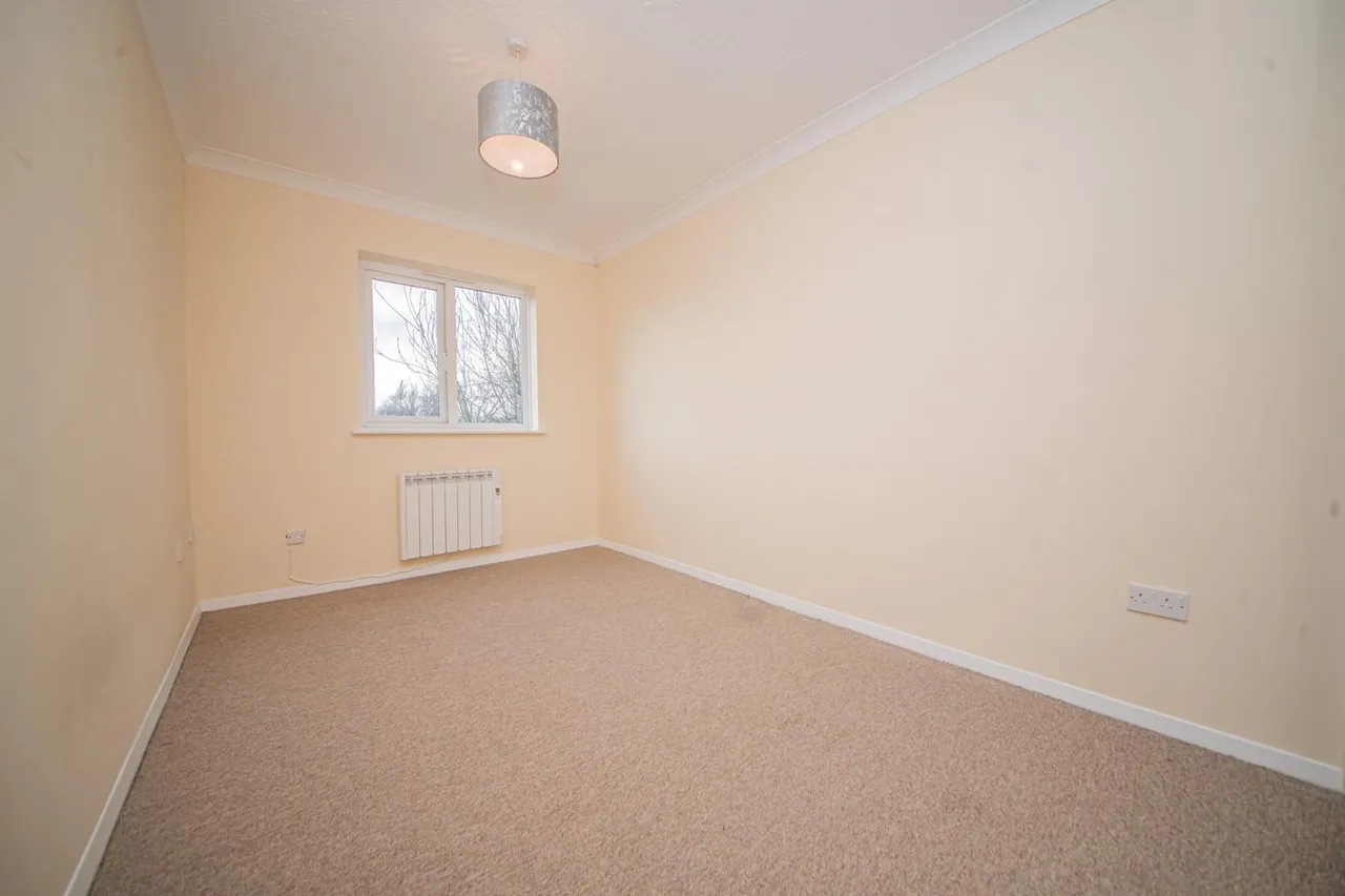 Fair Oak Road, Fair Oak, Eastleigh, SO50 7AL, photo 6