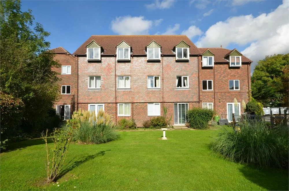 2 bed flat to rent — Fair Oak Road, Fair Oak, Eastleigh, SO50 7AL