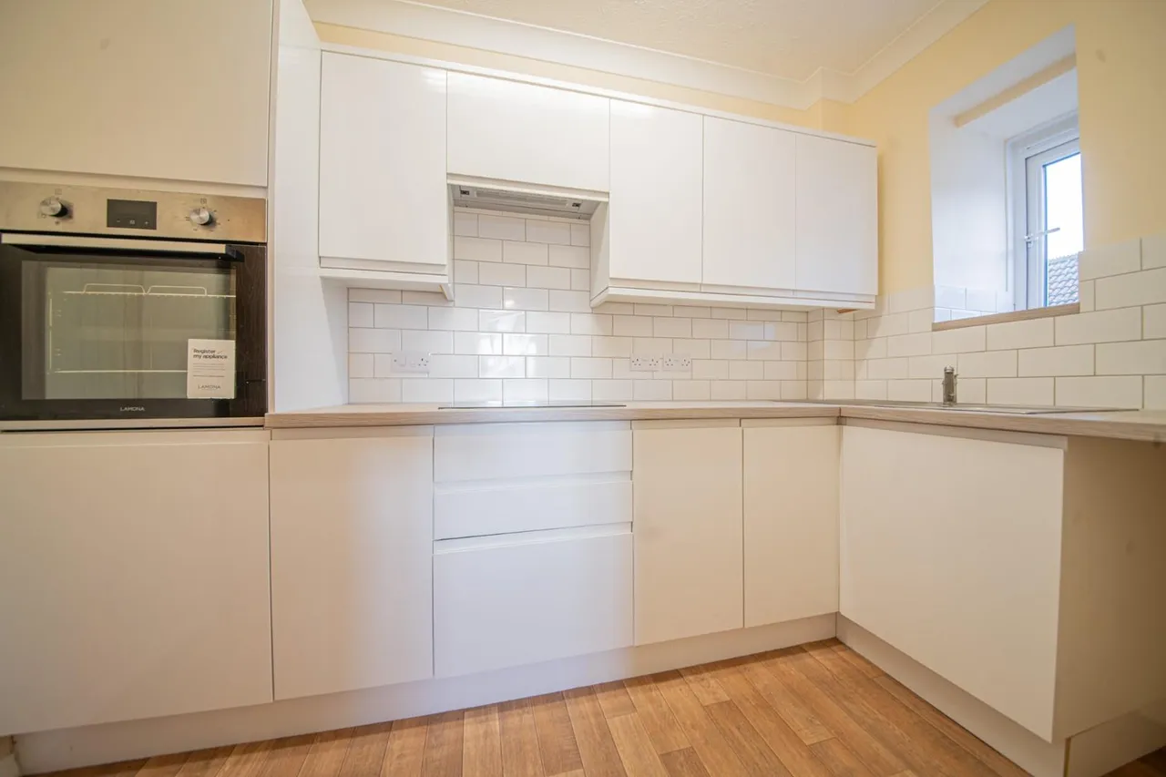 Fair Oak Road, Fair Oak, Eastleigh, SO50 7AL, photo 2