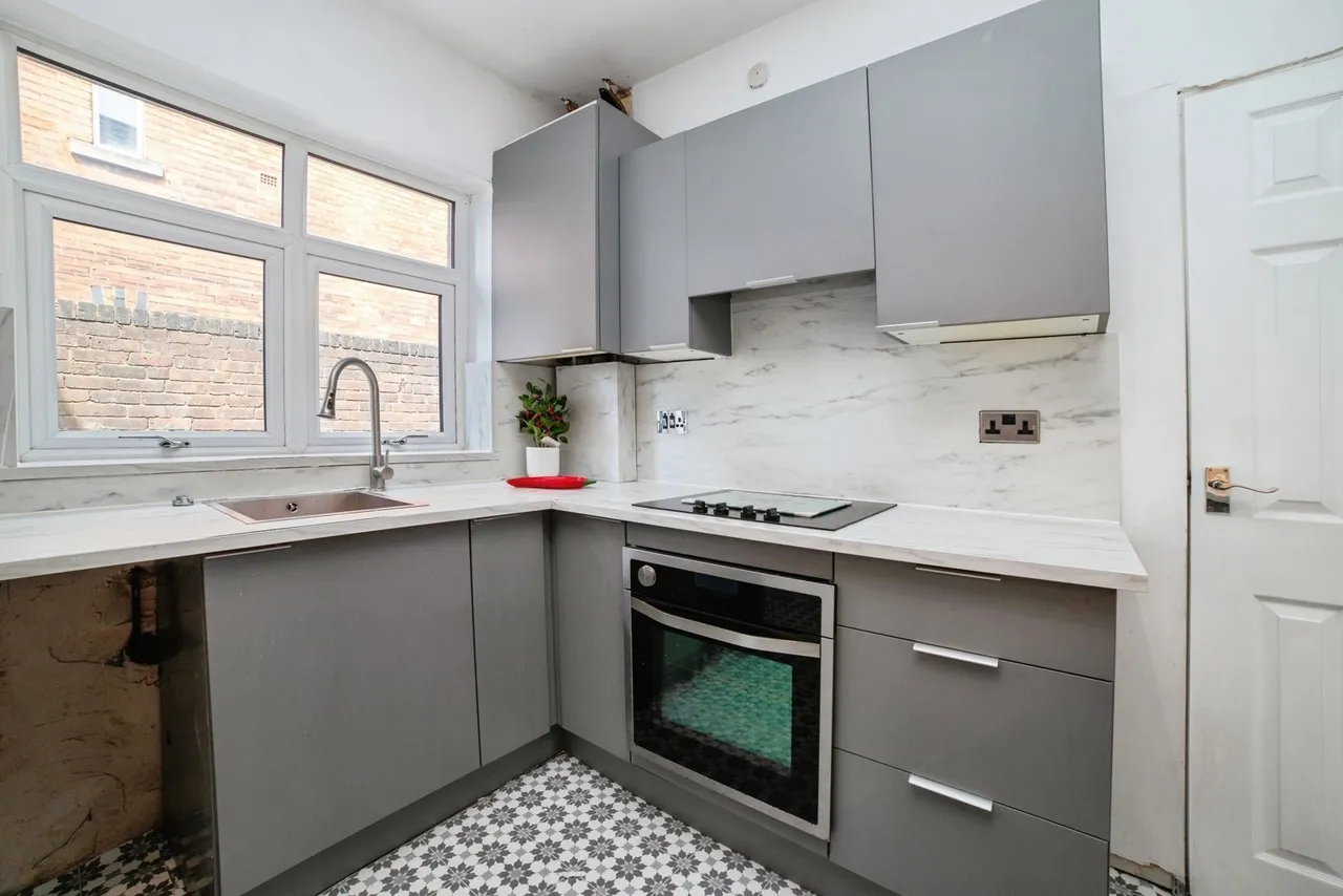 Station Road, Sutton-in-Ashfield, Nottinghamshire, NG17, photo 6