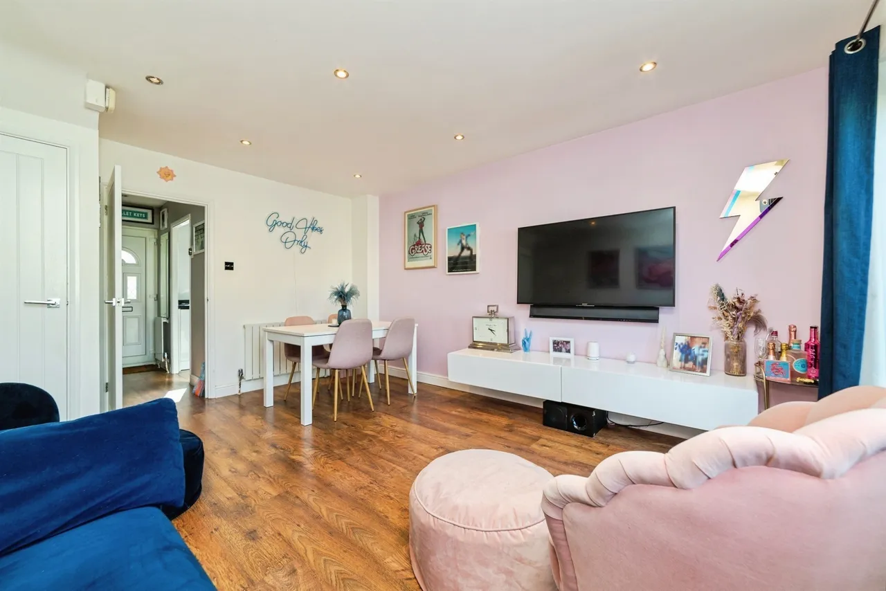 Turpins Close, Hertford, SG14, photo 2