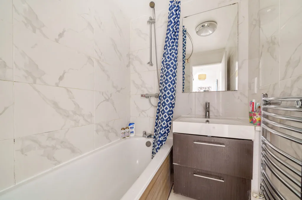 Grangedale Close, Northwood, HA6, photo 6