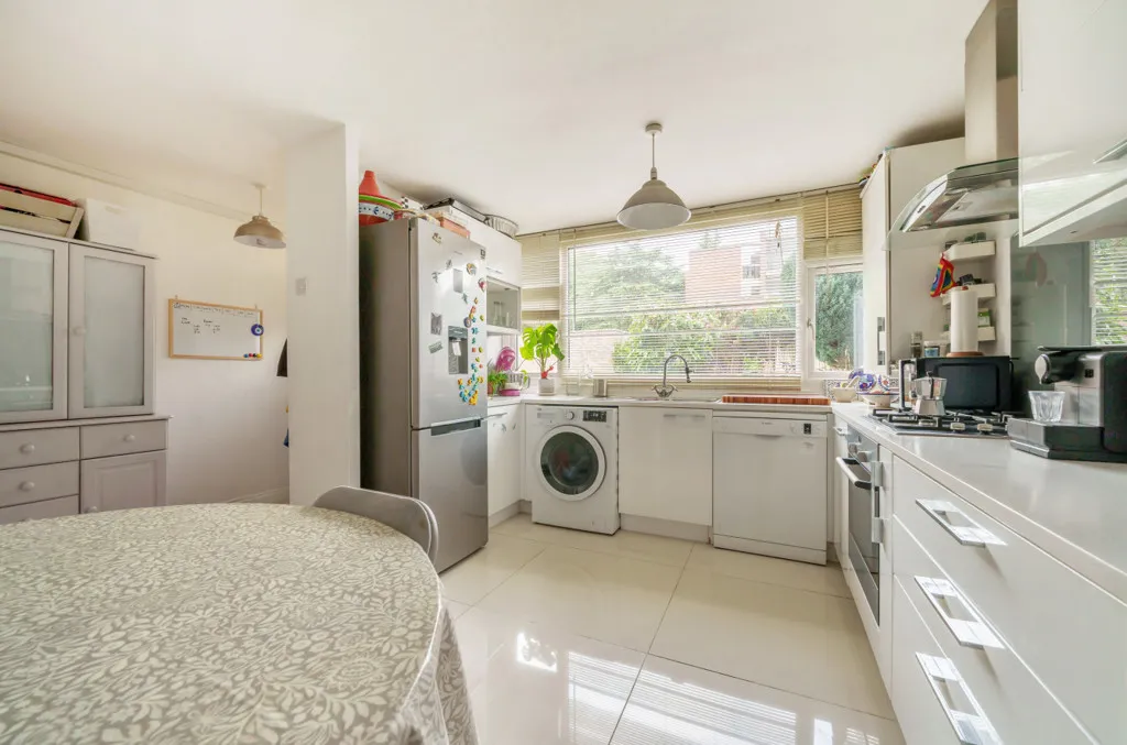 Grangedale Close, Northwood, HA6, photo 13