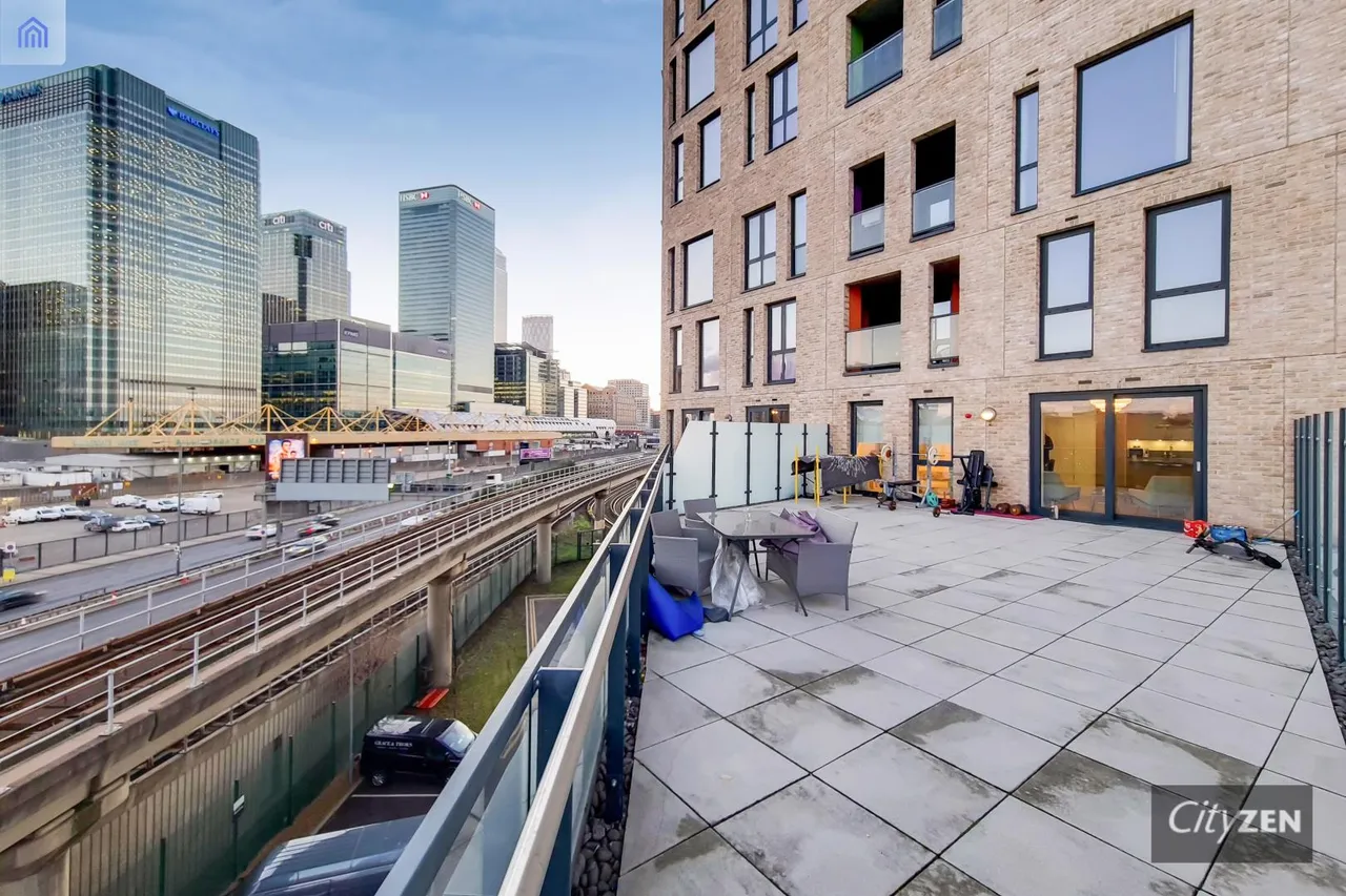 Roosevelt Tower, 18 Williamsburg Plaza, London, E14 9NW, photo 11