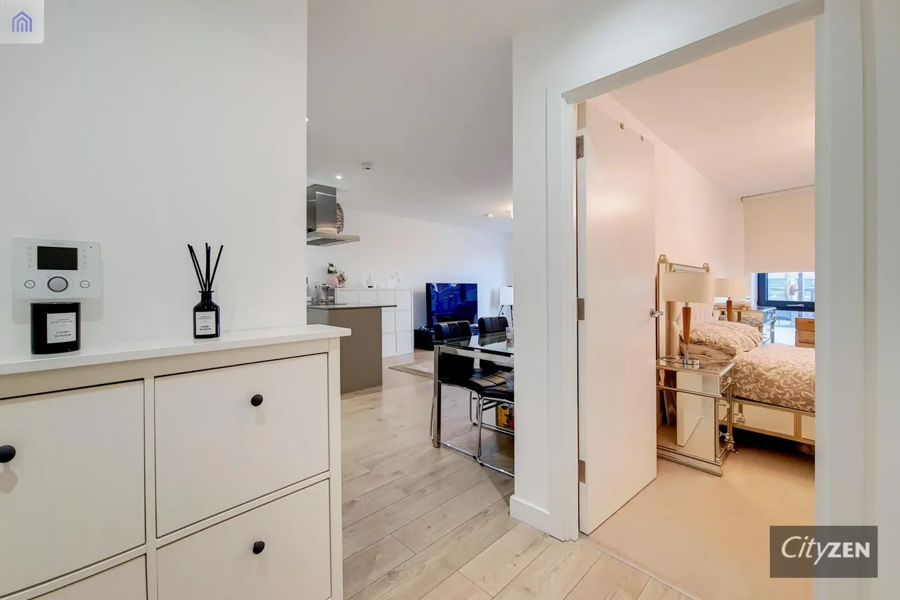 Roosevelt Tower, 18 Williamsburg Plaza, London, E14 9NW, photo 6